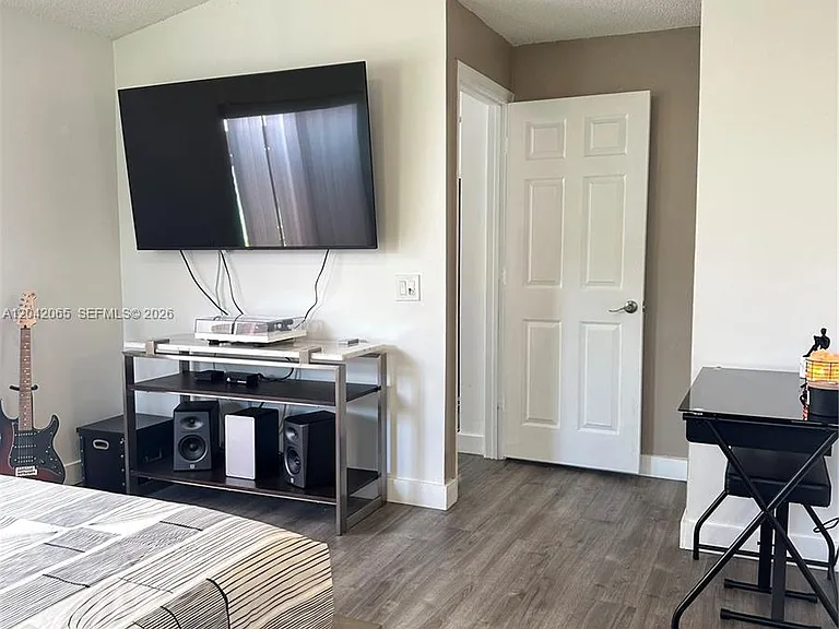 4025 Pine Ridge Ln — Photo 23