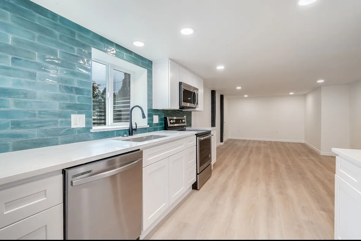 2 bed, 800 sqft, $1,800 — Photo 1