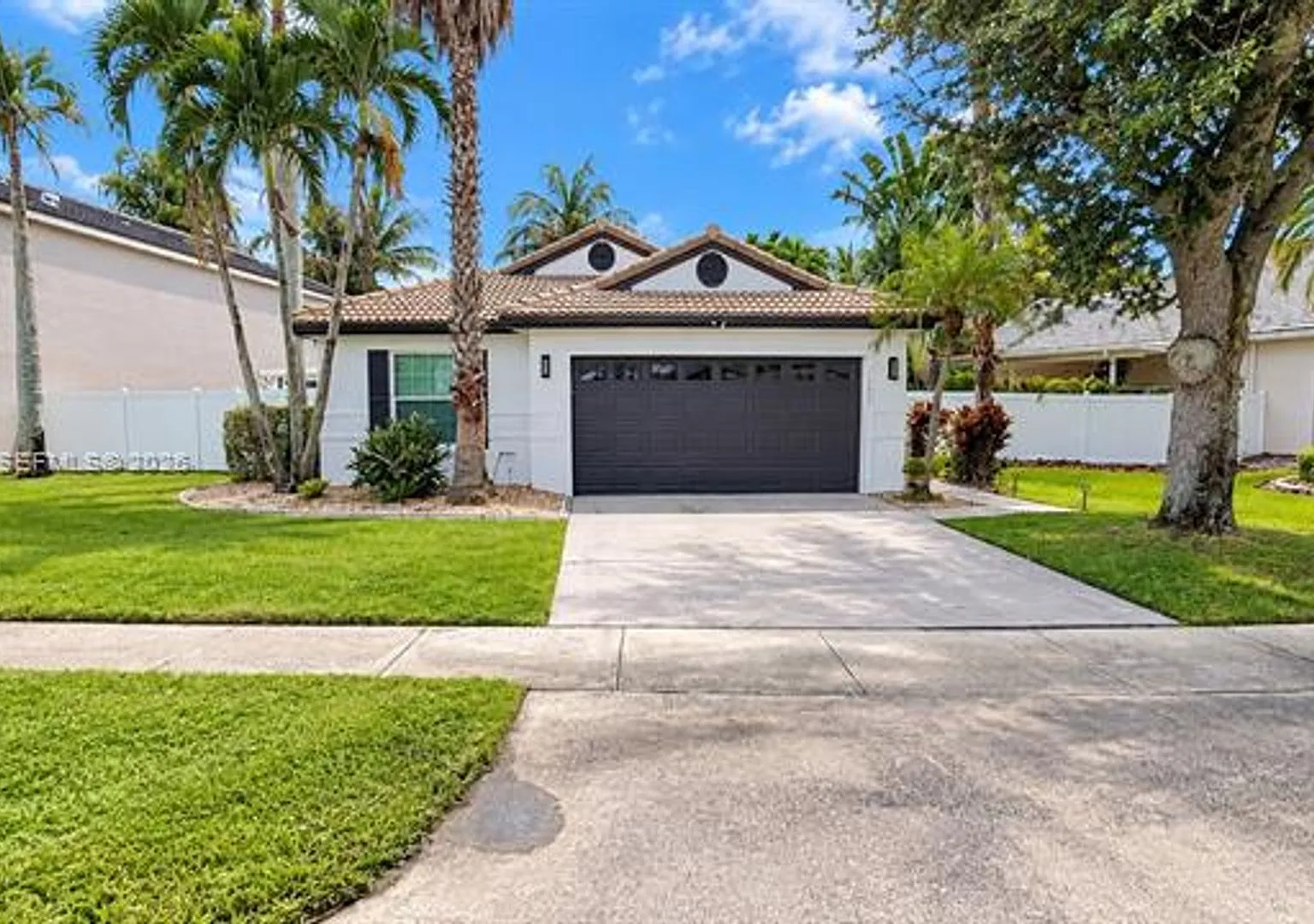 17542 NW 12th St # 17542, Pembroke Pines, FL 33029 — Photo 1