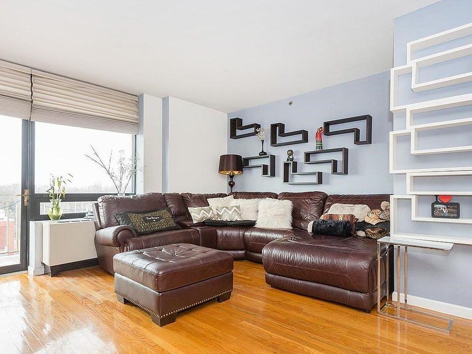 1st image of 11624 Grosvenor Ln APT 11A