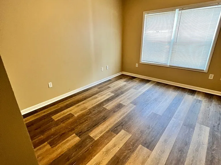 303 N Ross St #109 — Photo 5