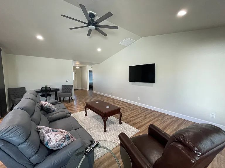 Cheri Ct — Photo 22