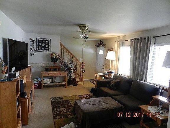 2nd image of 4895 Betsy Dr