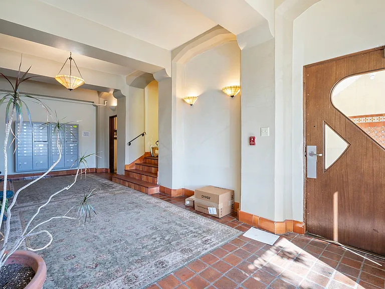 540 Alcatraz Ave. — Photo 15