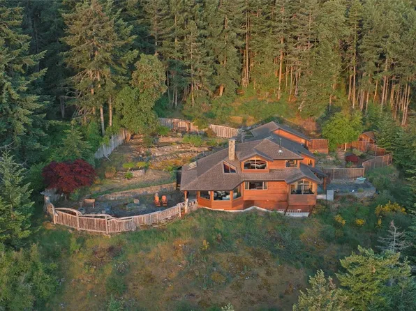 378 Wright Rd, Saltspring Island, BC V8K 2H8