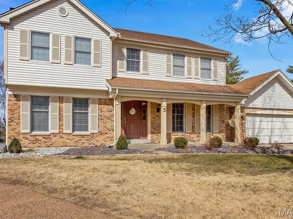 5 Wolf Hollow Ct, Saint Charles, MO 63303