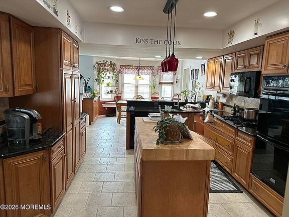 3rd image of 71 Oak Glen Road