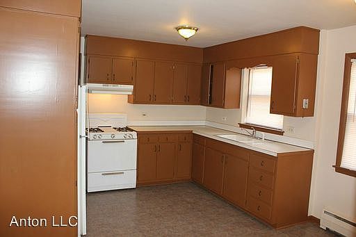 2nd image of 14041 S School St