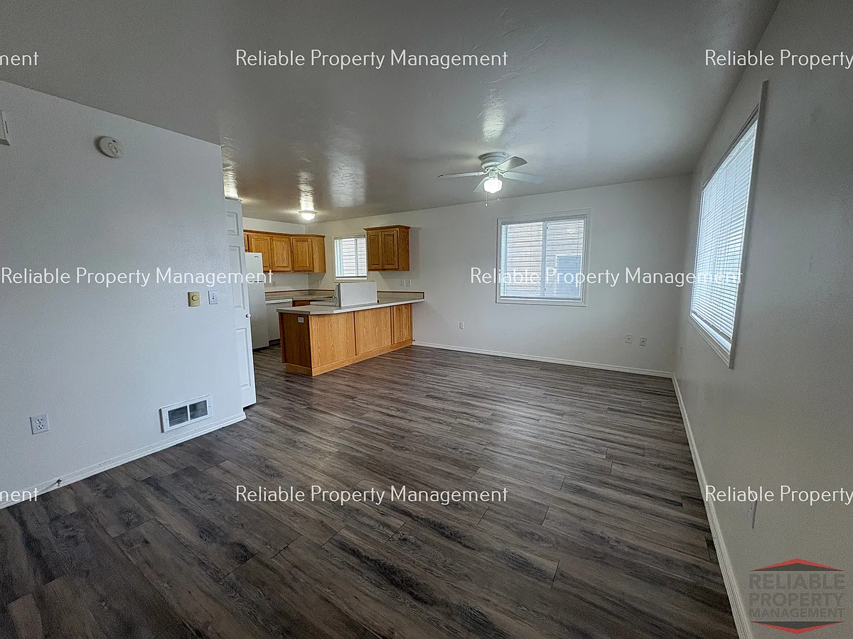 Building Photo - 280 W Anderson St #1
