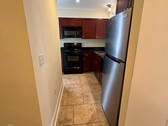 Entry to Kitchen/Laundry