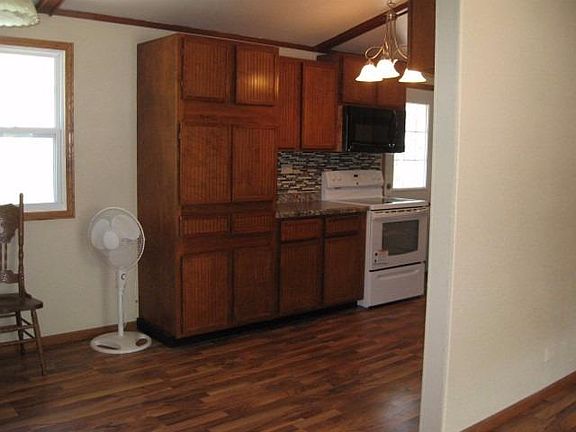 4th image of 1604 Jayhawk Dr