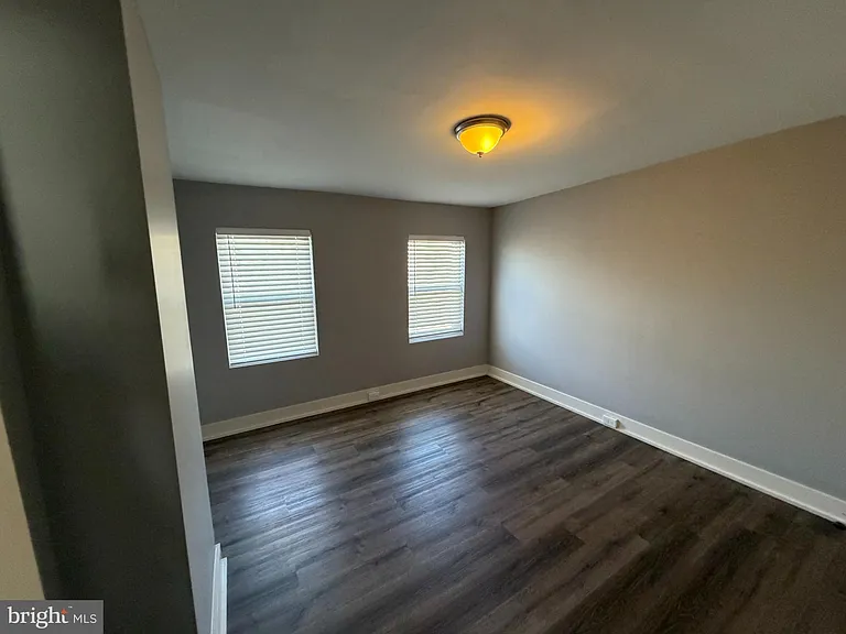 134 W Airy St — Photo 8