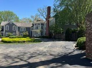 10 Edgewood Rd, Saint Louis, MO 63124