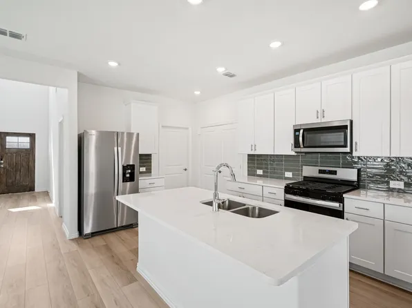 520 Clover Creek Dr, McKinney, TX 75071