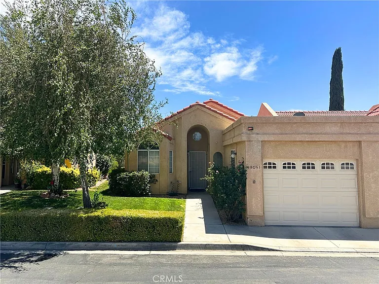 19051 Primrose Ln — Photo 1