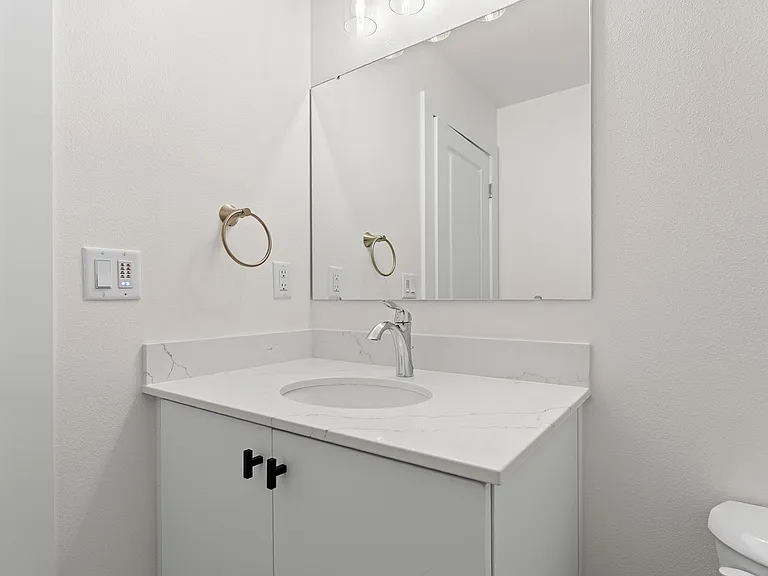 1820 NE Davis St #203 — Photo 19