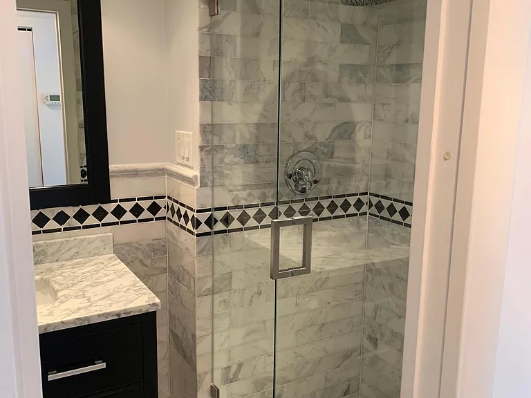 Guest bathroom with shower