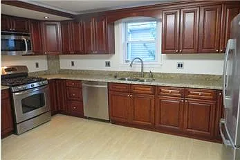 Lynn, Ma 01904 - 3 Br 2 Ba Single-Family Home — Photo 2