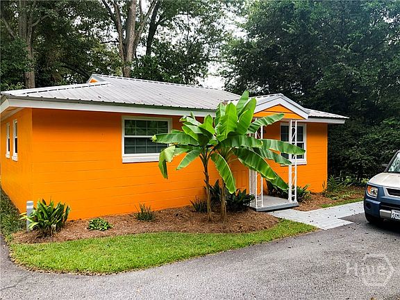 3rd image of 559 Pulaski Street