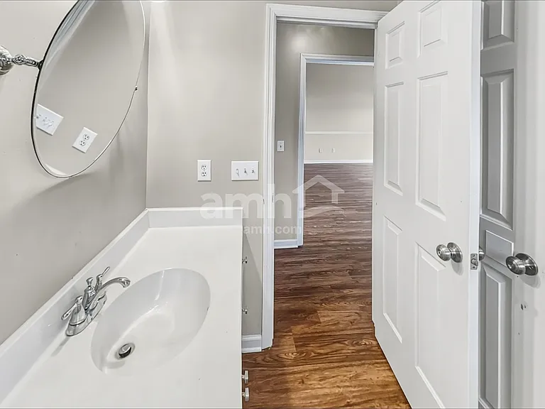 201 Fox Hunt Ln — Photo 12