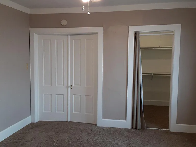 927 E Land Pl #A — Photo 3