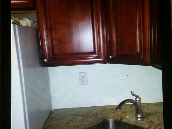 5th image of 147 Woodvale Ave