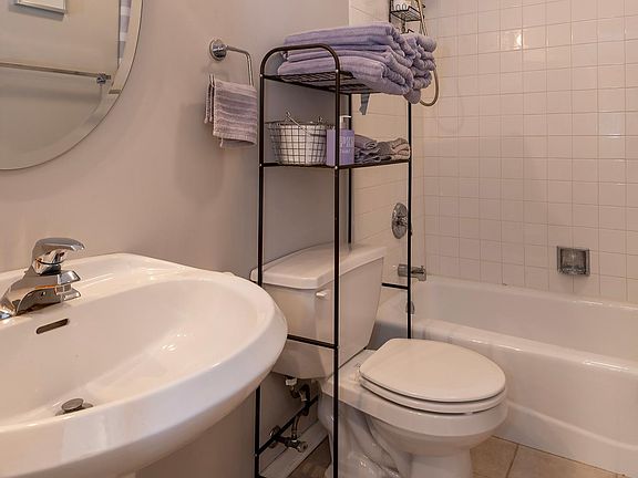 4th image of 3506 W Belmont Ave #J
