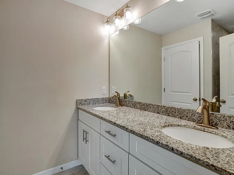 1014 Diplomat Pkwy W — Photo 23