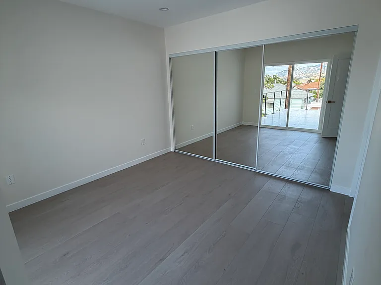 10834 Stagg St — Photo 3