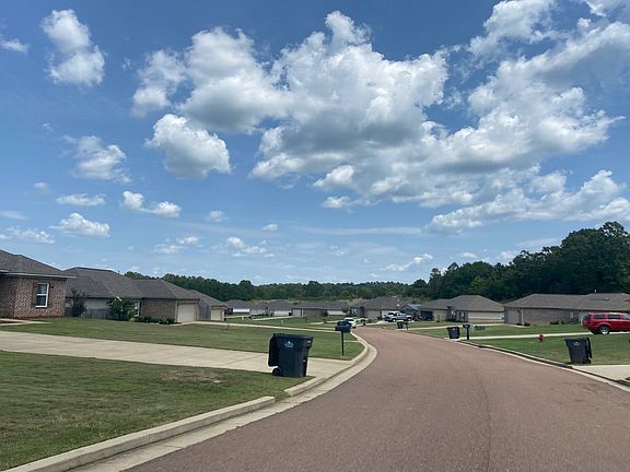 4th image of 161 Shelbi Dr