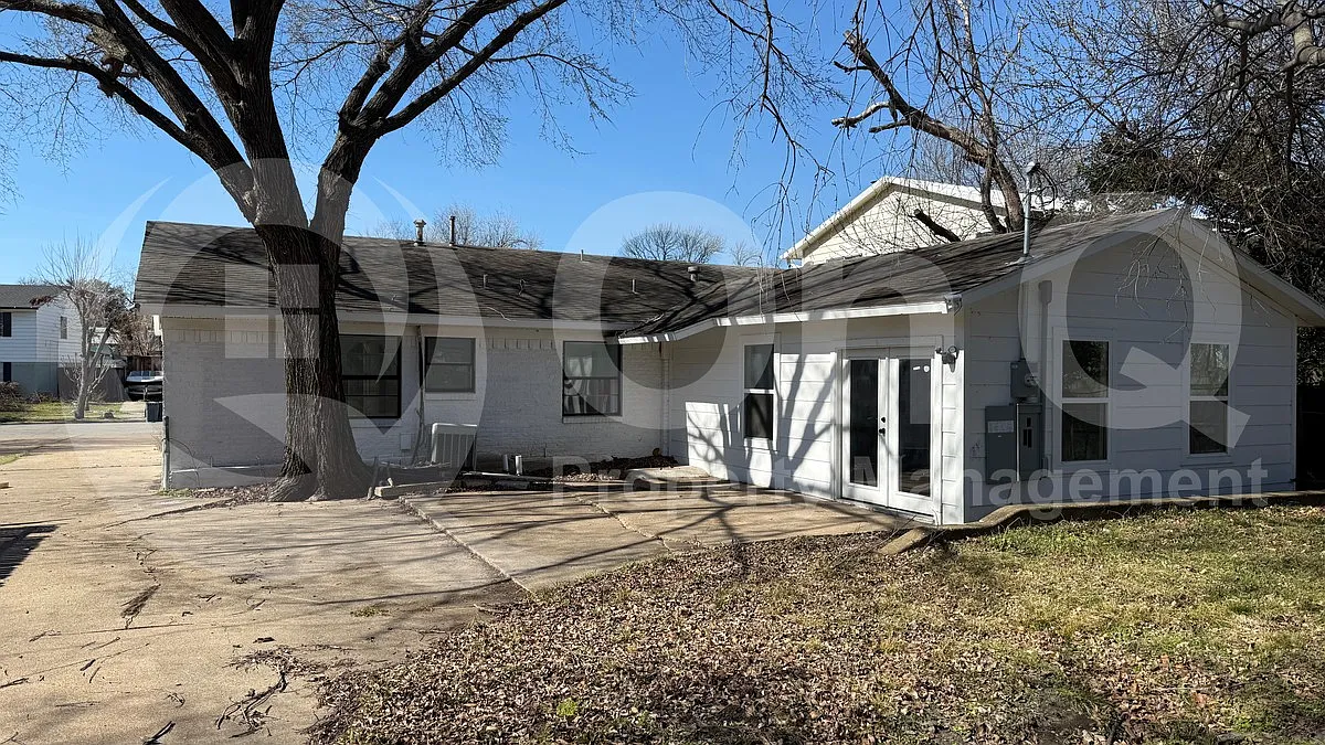 5 bed, 3.0 bath, 1458 sqft, $2,375 — Photo 4