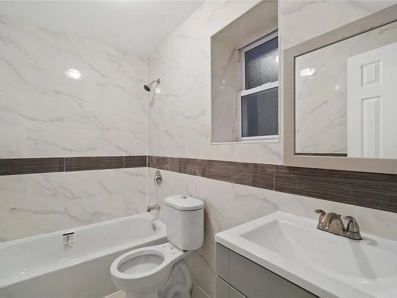 2nd image of 4103 Bronxwood Ave #B