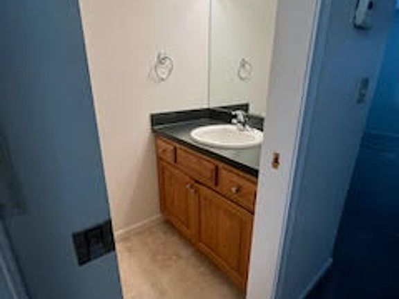4th image of 487 Sparrow Way #A
