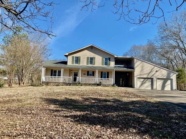 2170 Killough Dr, Tuscumbia, AL 35674