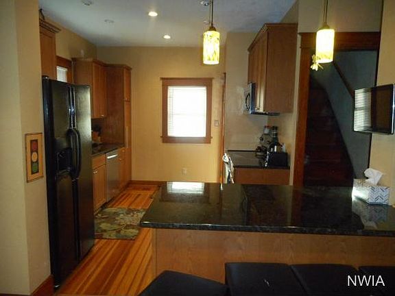 4th image of 921 S Cornelia St