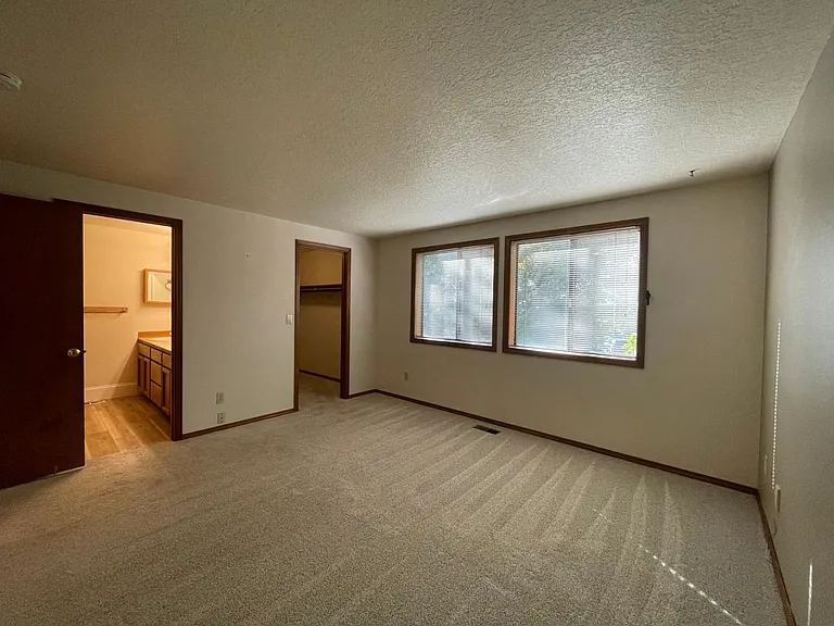 12128 SE 104th Ct — Photo 17