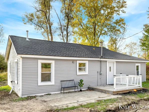 1184 18th St, Otsego, MI 49078