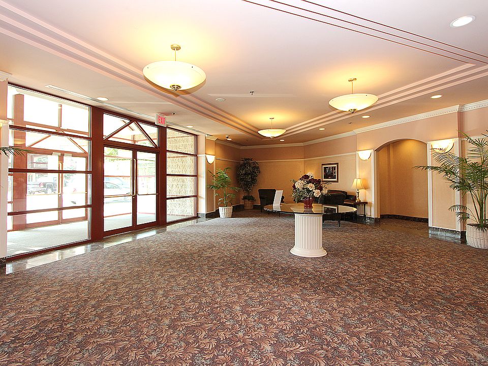1st image of 24 Courthouse Sq APT 503