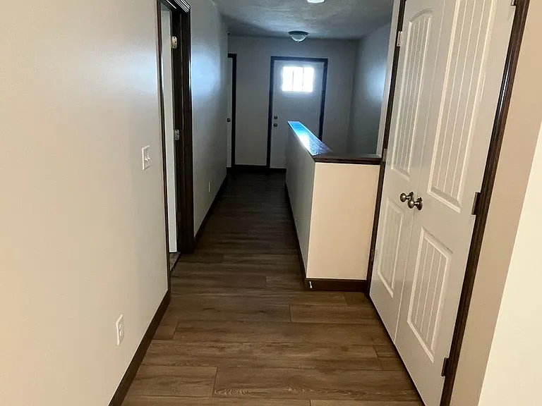 786 Glory Dr — Photo 2