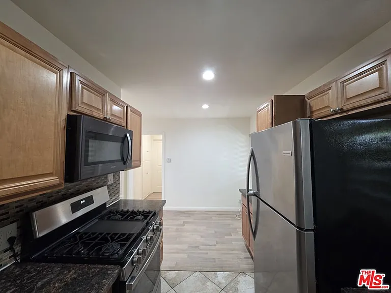 1224 N Fairfax Ave #7 — Photo 9