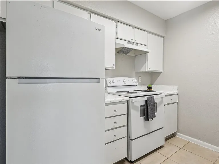 Golden Village Townhomes — Photo 24