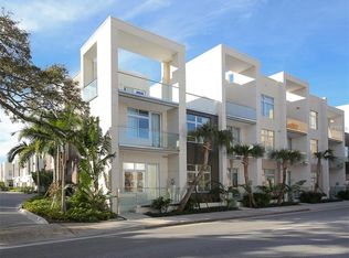 275 Cosmopolitan Ct, Sarasota, FL 34236