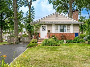 11 Hunt St, Iselin, NJ 08830