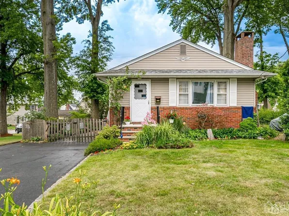 11 Hunt St, Iselin, NJ 08830