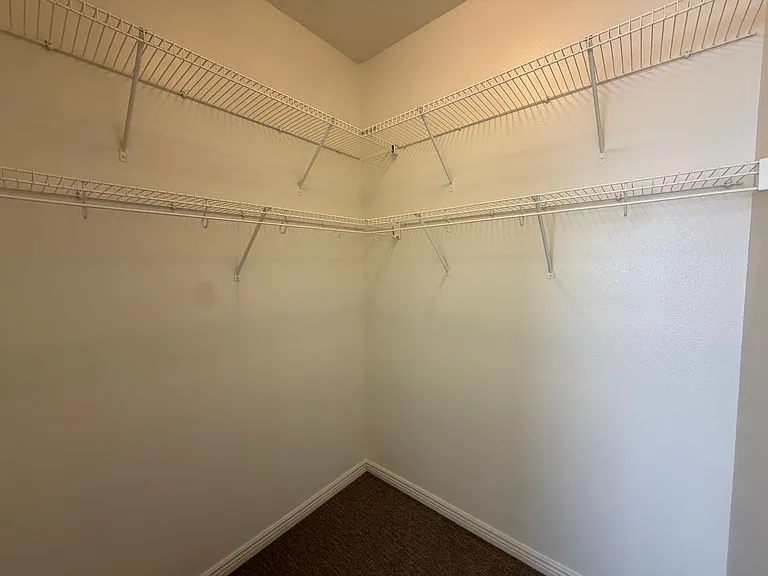 519 W Harvest Ln — Photo 16