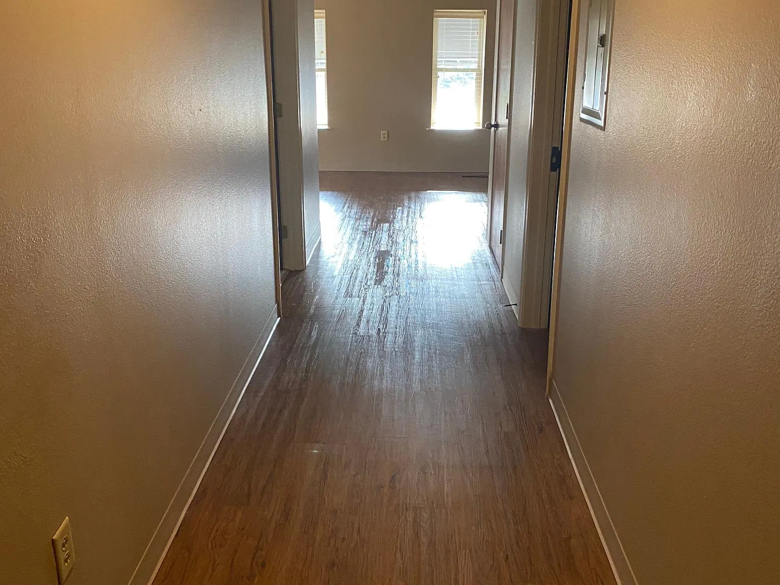 1 bed, 800 sqft, $850 — Photo 2