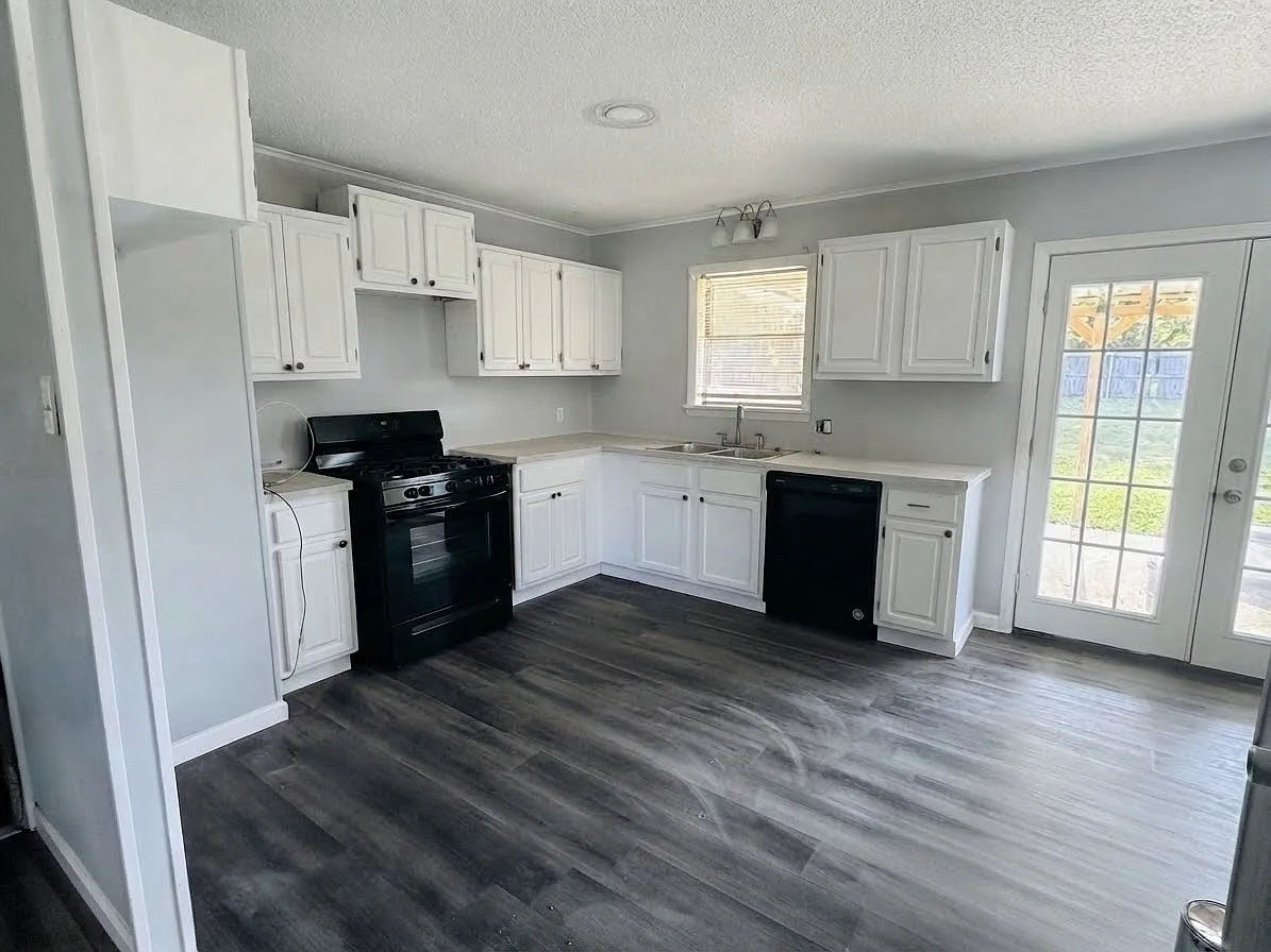 3 bed, 1326 sqft, $1,500 — Photo 3