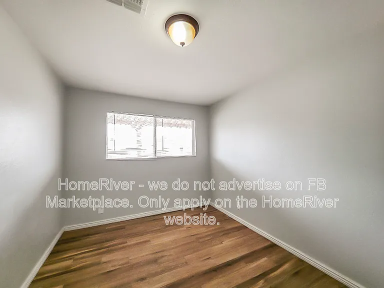 2221 E Beverly Ln — Photo 18