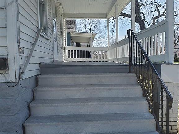 2nd image of 309 Connecticut Ave