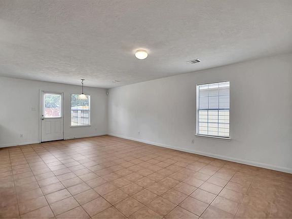 5th image of 19714 Redwood Manor Ln